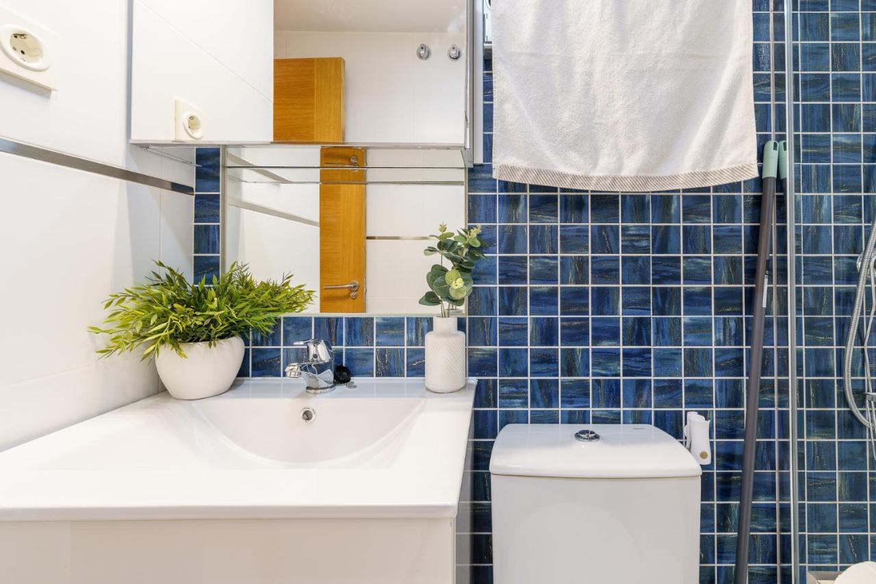 Malagasuite Cozy Center Apartment & Parking المظهر الخارجي الصورة